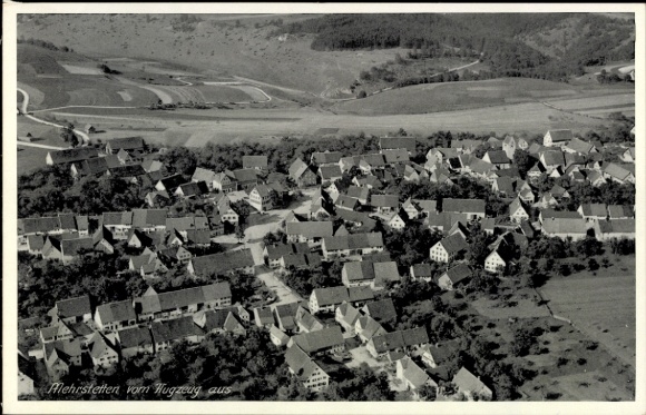 Ak Mehrstetten Schwäbische Alb Württemberg, Luftaufnahme von  Häuser, Landschaft, Schwarz-Weiß