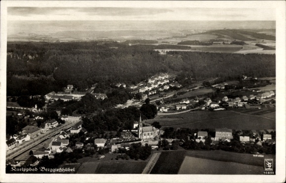 Ak Berggießhübel in Saksen, luchtfoto landschap, kerk, nformat