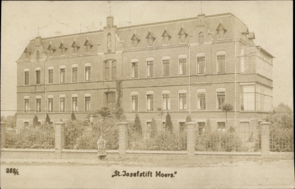 Photo Postcard Moers am Niederrhein, St. Josef-Stift as a club hospital