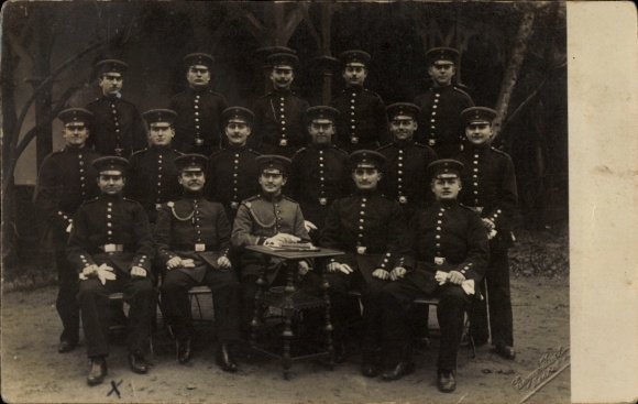 Photo Postcard Zerbst in Anhalt, German soldiers in uniform, group photo