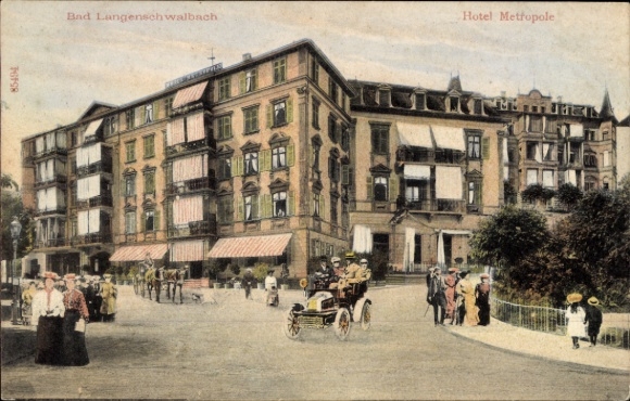 Postcard Langenschwalbach Bad Schwalbach im Taunus, Hotel Metropole, building, street view, people,