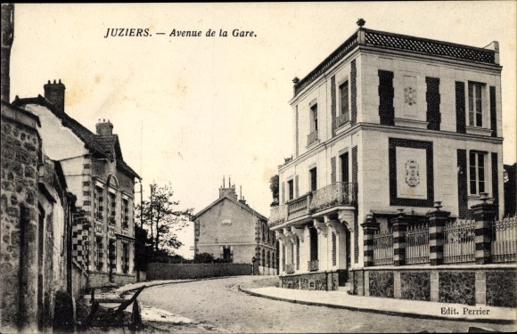 Postcard Juziers Yvelines, Avenue de la Gare
