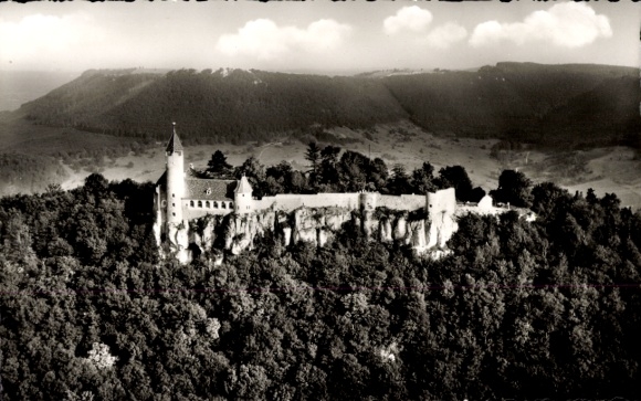 Postcard Owen unter Teck Württemberg, Burg Teck, castle on mountain top, surrounded by trees, old architecture