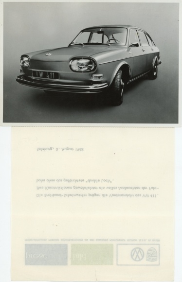 Folder VW 411, vooraanzicht, breedbandkoplampen, Presse Bild Salzburg 1968