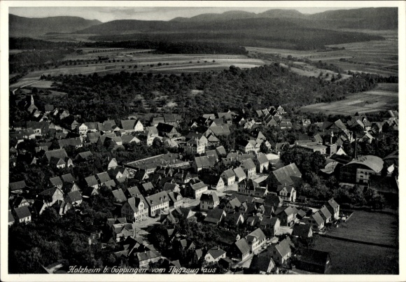 Postcard Holzheim Göppingen in Württemberg, aerial view of Holzheim, many houses, landscape in the background