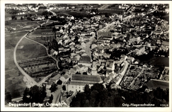 Ak Deggendorf im Bayerischen Wald Niederbayern, Fliegeraufnahme