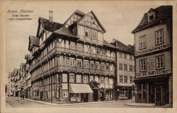 Postcard Hann. Münden in Lower Saxony, historical architecture, corner of Markt and Langestraße, colonial