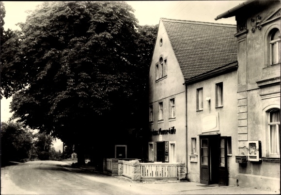 Postcard Gohrisch in Saxony, Sennerhütte, street side, cigarette vending machine