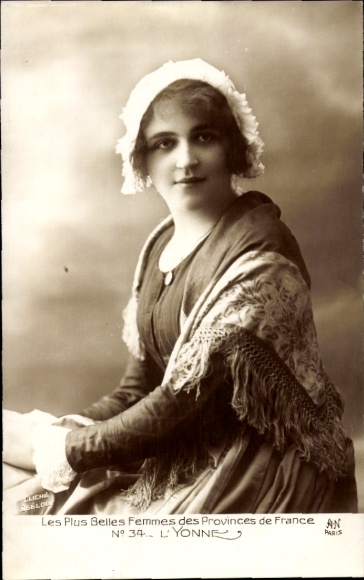 Ak L'Yonne, Die schönsten Frauen der Provinzen Frankreichs