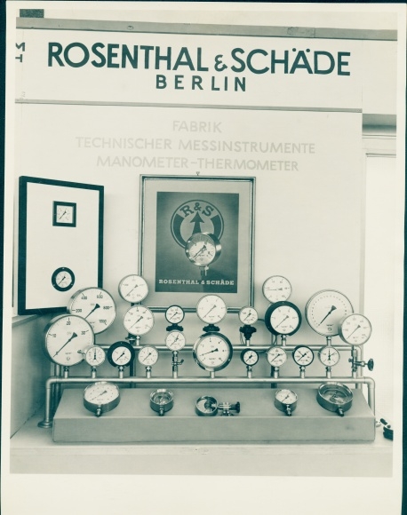 Stoisko fotograficzne, Rosenthal & Schäde Berlin, fabryka technicznych przyrządów pomiarowych, termometr, 1950 r