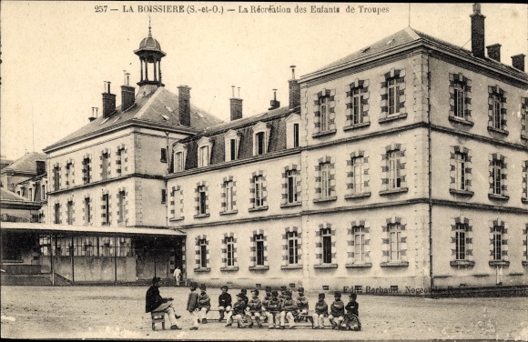 Ak La Boissiere Yvelines, La Recreation des Eufants de Troupes