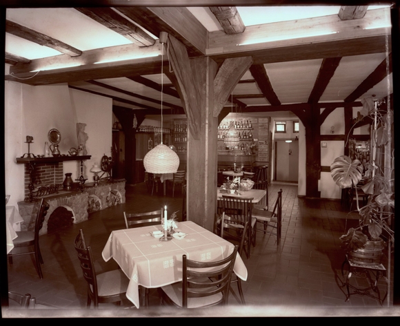 8 negatywów celuloidowych Osterholz Scharmbeck w Dolnej Saksonii, pokój hotelowy, gastronomia, restauracja