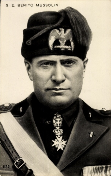Ak Benito Mussolini, Porträt in Uniform