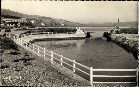 Postcard Veulettes Seine Maritime, Durdent au Pont Rouge