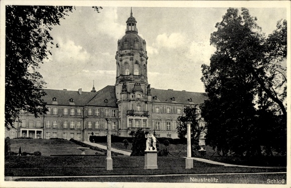 KP Neustrelitz w Meklemburgii, zamek
