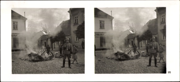 Stereo spatial image photo &quot;The soldiers of the Führer in the field&quot;, No. 95, beds for Jews are burned