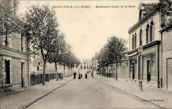 Postcard Saint Pierre sur Dives Calvados, Boulevard Colas et la Gare