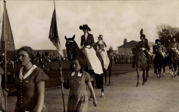 Photo Postcard Potsdam, parade, riders, flag bearer, Wilmersdorf flag