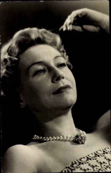 Ak Schauspielerin Leny Marenbach, Portrait, Perlenkette