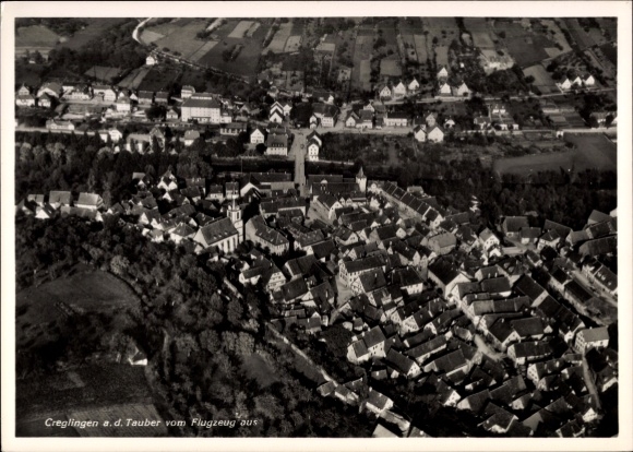 Postcard Creglingen an der Tauber, aerial view of many houses, landscape in the background