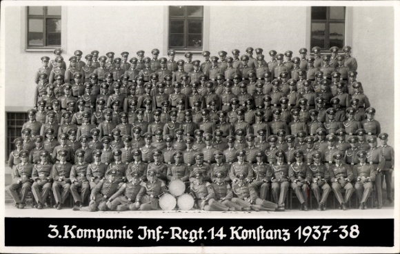 Postcard group photo 3rd Company Infantry Regiment 14 Konstanz 1937-38