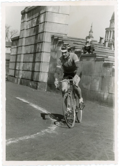 Photo Potsdam, cycling race 1960, stadium entrance, cyclist, 2nd place