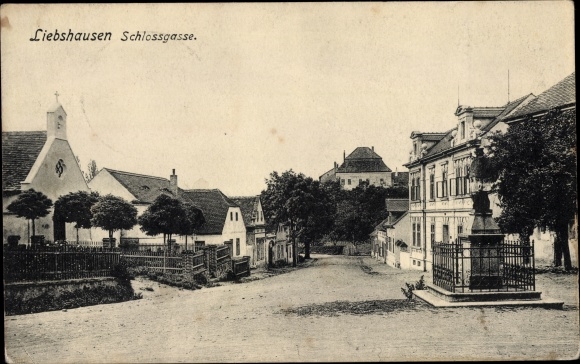 Postcard Liebshausen im Hunsrück, Schlossgasse, monument