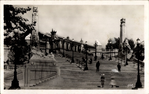 Postcard Marseille Bouches du Rhône, Monumental Staircase of the Gare Saint-Charles
