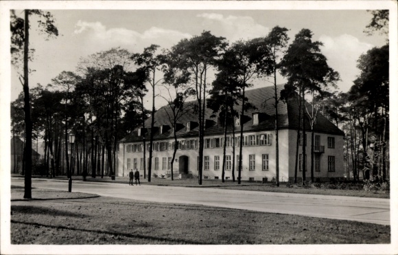 Ak Berlin Wedding, Kaserne Regiment General Göring, Abteilungs-Stabsgebäude, Tag der Wehrmacht