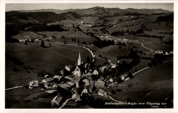 Ak Stiefenhofen in Allgäu Schwaben, luchtfoto van Allgäu, landelijke omgeving