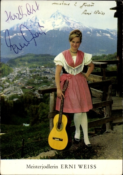 Autograph card yodeler Erni Weiss, portrait with guitar, autograph
