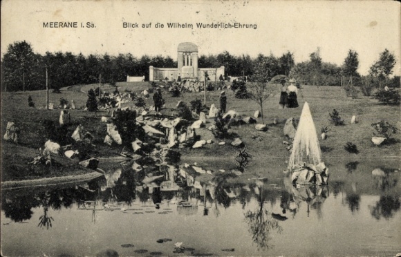 Ak Meerane in Sachsen, Blick auf die Wilhelm Wunderlich-Ehrung, Parklandschaft, Teich