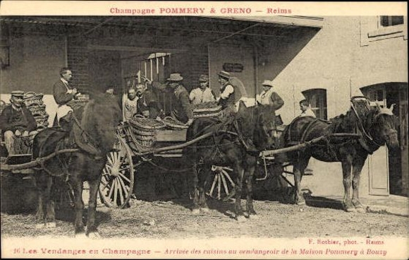 Set with 40 PCs Reims, Caves Pommery, envelope