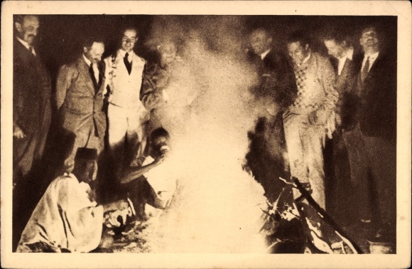 Ak Tillabéri Niger, cours du raid Alger Dakar Alger,  extraite du film Image d'Afrique
