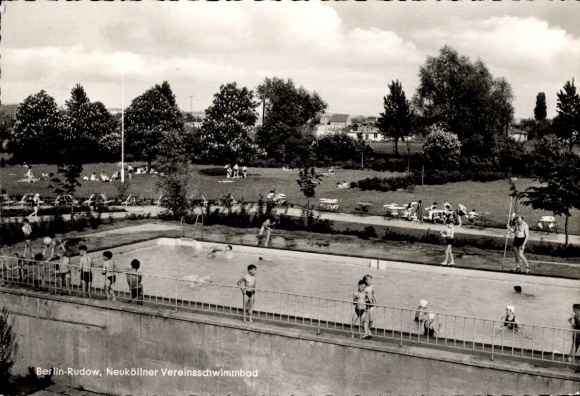 Postcard Berlin Neukölln Rudow, Neukölln club swimming pool