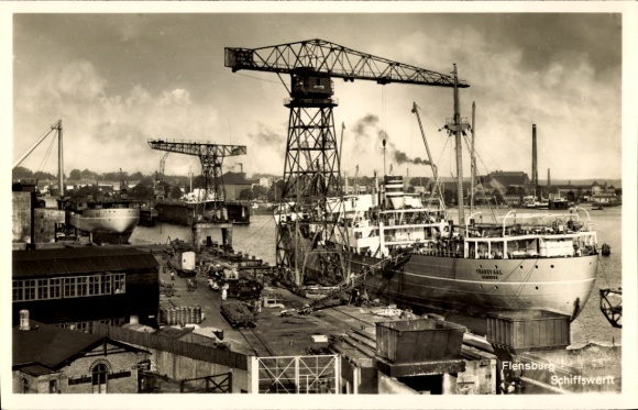 Postcard Flensburg in Schleswig Holstein, shipyard, crane, steamer Transvaal Hamburg