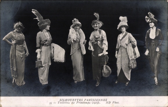 Sylwetki paryskie AK, moda wiosenna 1913, damy w kapeluszach z piór, sukienki