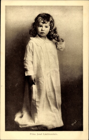 PC Prince Josef of Liechtenstein, BKWI series 888 35, nightgown