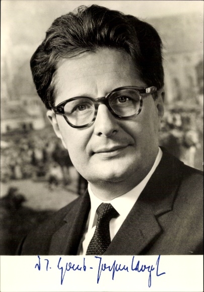 Photo Dr. Hans Jochen Vogel, Federal Minister of Justice, portrait, autograph