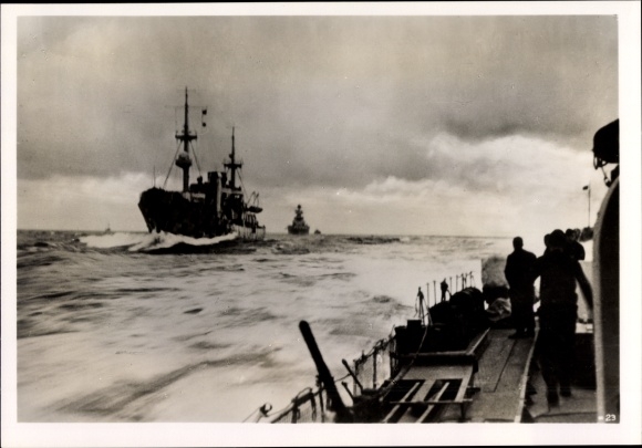 Foto Deutsches Kriegsschiff, Kreuzer auf Feindfahrt, Kriegsmarine, II. WK