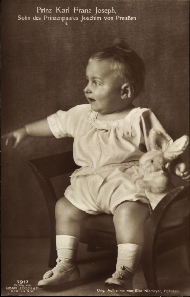 Ak Prinz Karl Franz Joseph, Sohn von Prinz Joachim von Preußen, Stoffhase