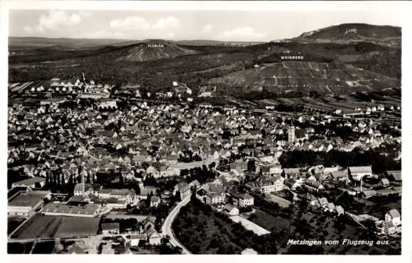 Ak Metzingen in Württemberg, Luftaufnahme von  Weinberg, Florianshöhe, Stadtansicht