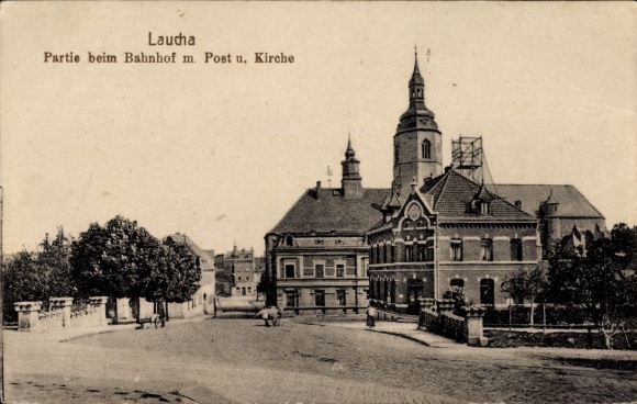 Ak Laucha Löbau in Sachsen, Am Bahnhof, Post, Kirche