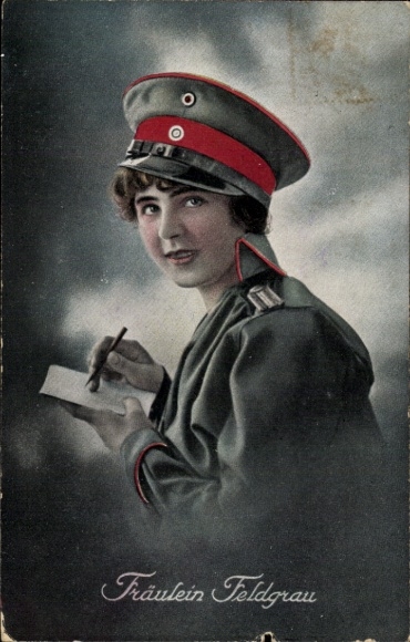 Ak Fräulein Feldgrau, Frau in Uniform, Schirmmütze, Bleistift, RKL 2712 2