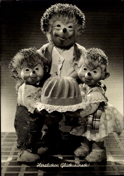 Postcard Happy birthday, Mecki the hedgehog and hedgehog children with cake