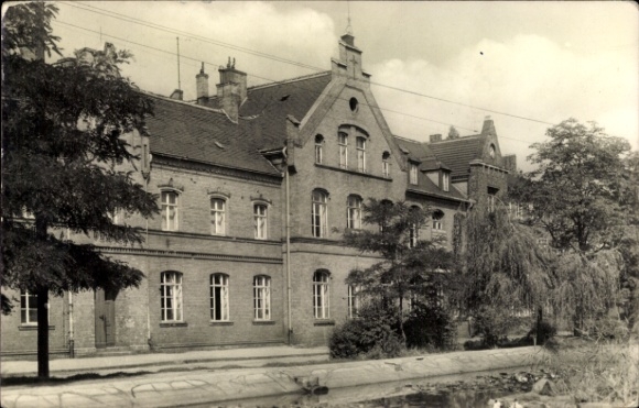 Ak Sandersdorf Brehna in Saksen-Anhalt, August Bebel School