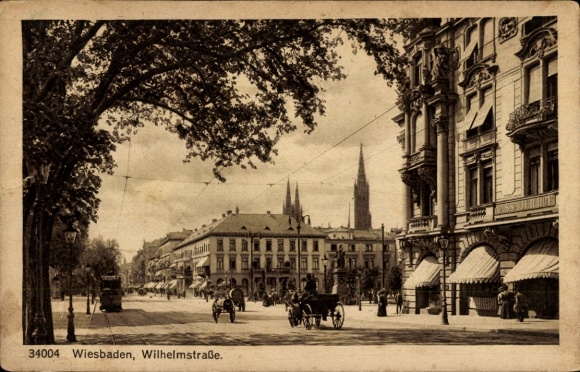 Postcard Wiesbaden in Hesse, Wilhelmstraße, tram line 6, Nassauer Hof