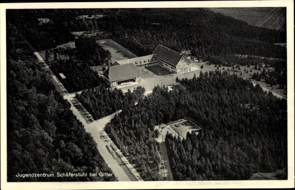 Ak Gitter Salzgitter in Niedersachsen, Luftaufnahme des Jugendzentrums, Waldlandschaft, Gebäude