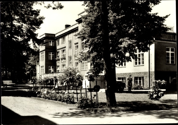 Postcard Mahlow in Brandenburg, specialist hospital, main building