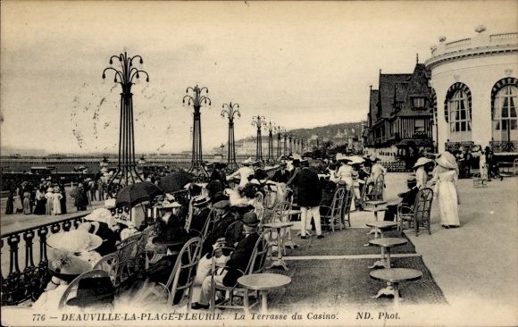 CPA Deauville La Plage Fleurie Calvados, Terrasse du Casino
